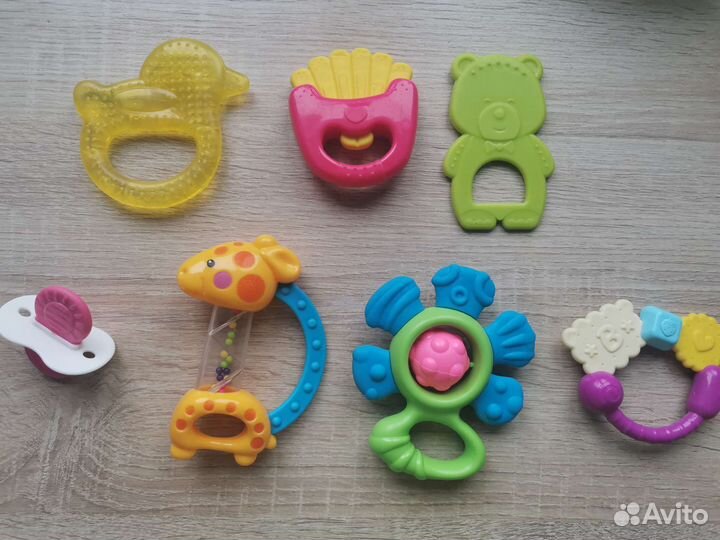 Игрушки, погремушки, грызунки, прорезыватели