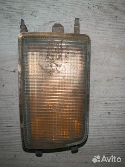 Поворотник передний правый Volkswagen Vento