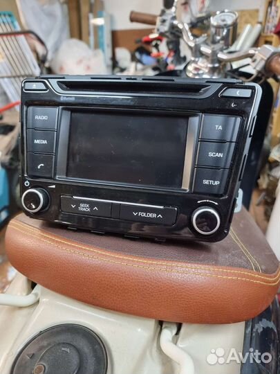Штатная автомагнитола заднего вида на hyundai kia