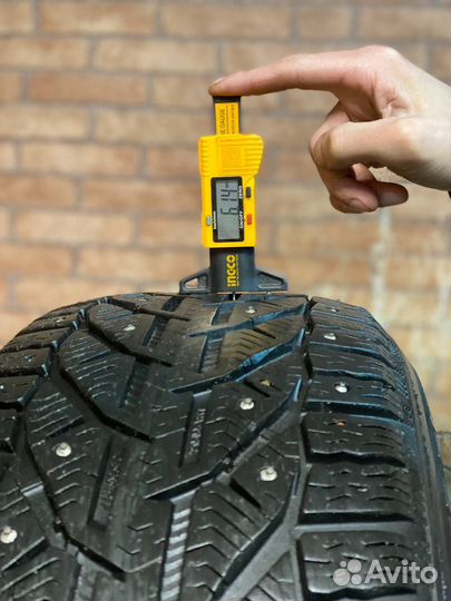 Tigar Ice 215/55 R17