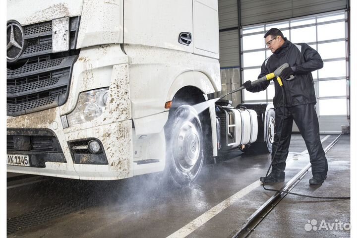 Мойщик автомобилей