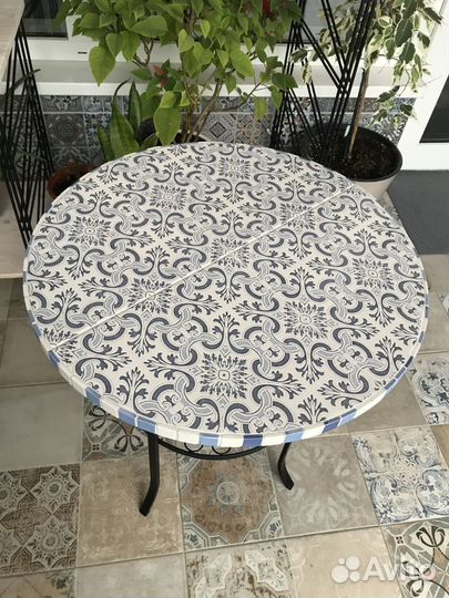 Журнальный столик