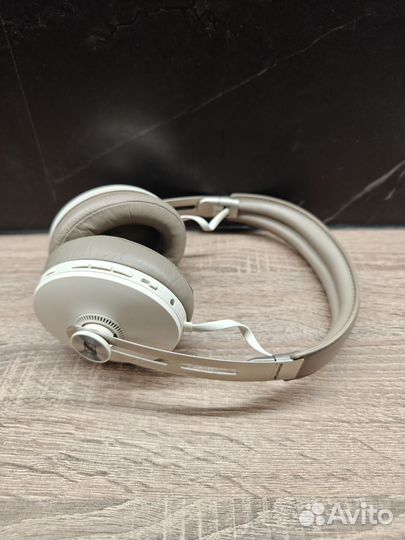 Наушники Sennheiser Momentum 3 Wireless
