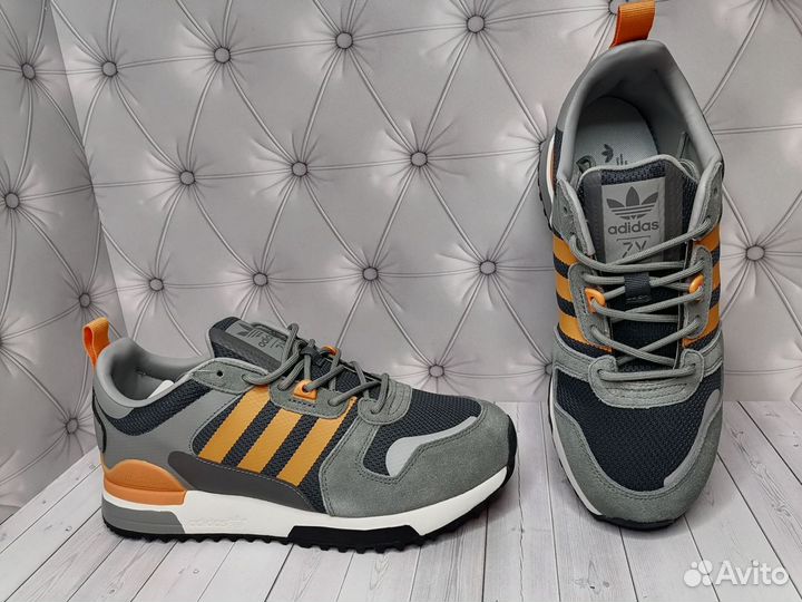 Кроссовки Adidas zx 700 hd