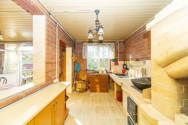 Дом 625 м² на участке 18 сот.