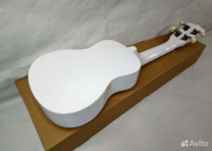 Укулеле с чехлом