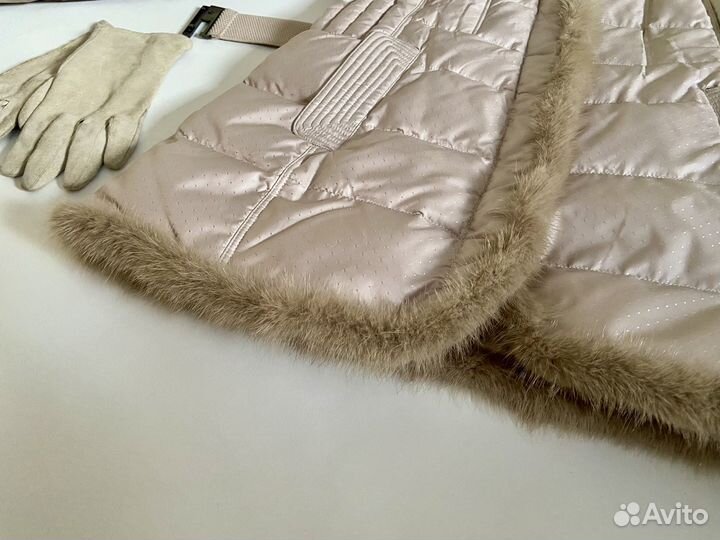 Пуховик женский зимний 44 размер шапка в подарок