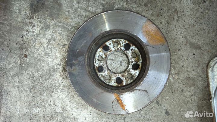 Передний тормозной диск на mercedes W211 om611