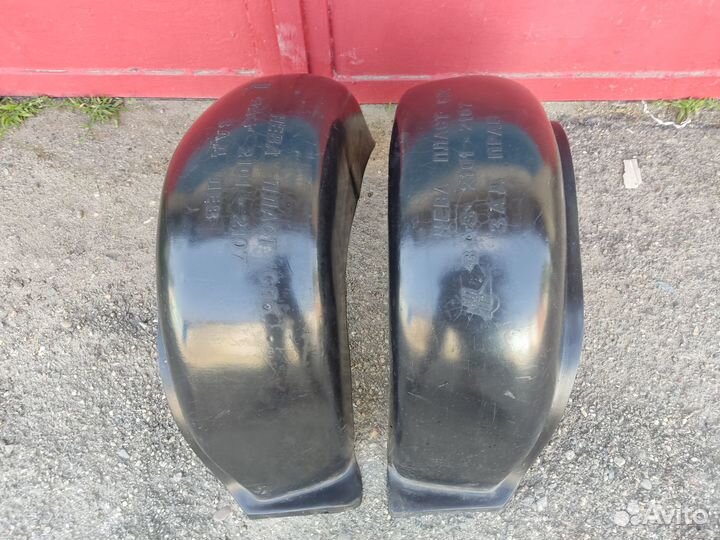 Продаю задние арочнные защиты колес ваз 21001-2107