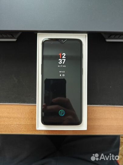 OnePlus 6T, 8/128 ГБ