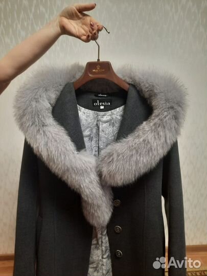 Зимнее драповое пальто с натуральным воротником