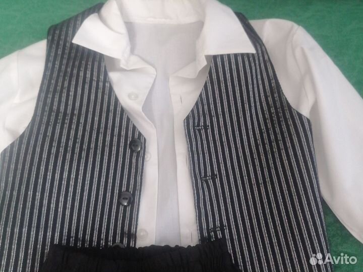 Костюм тройка для мальчика 104