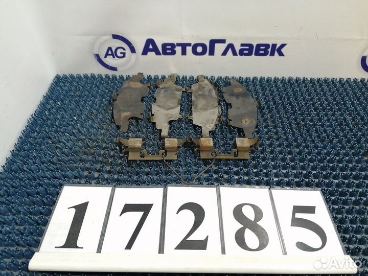 Пластины противоскрипные Nissan March