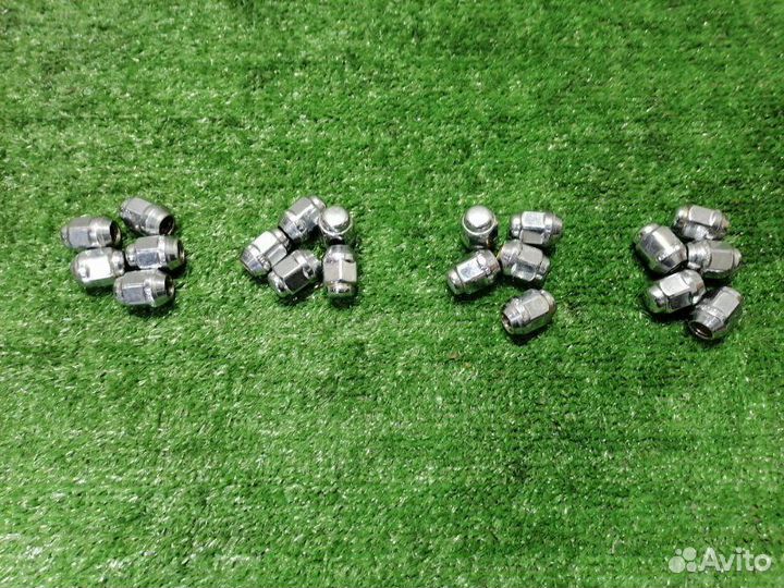 Гайка на колесо Toyota Prius NHW20 1nzfxe 2006