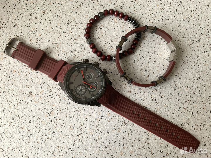 Часы с браслетом