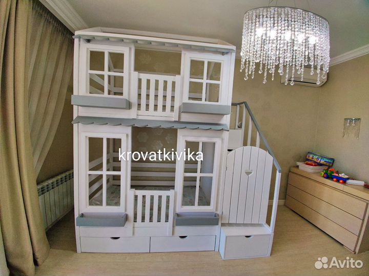 Детская двухъярусная кровать домик