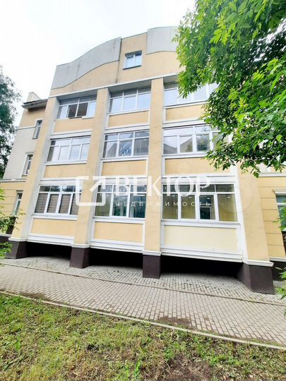 3-к. квартира, 104,8 м², 1/3 эт.