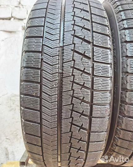 Bridgestone Blizzak VRX 215/50 R17 91Q