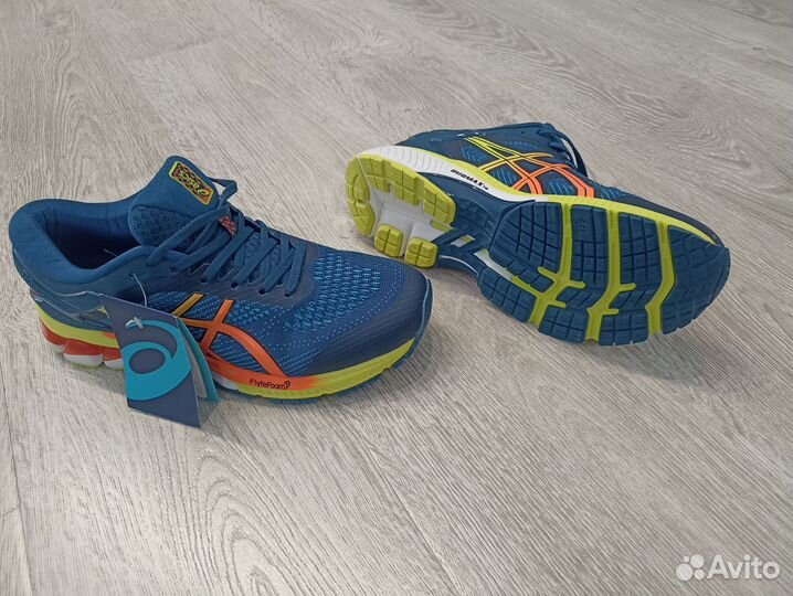 Кроссовки asics