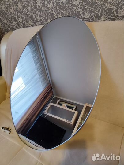 Зеркало с креплением на стену 70*50