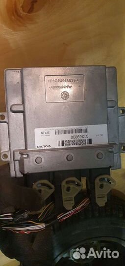 Блок управления двигателем Volvo v50 2.0