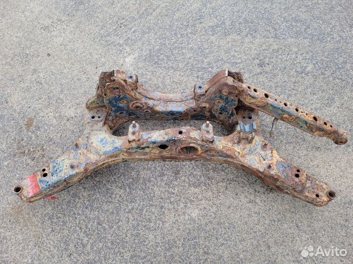 Подрамник задний на Nissan X-Trail T31