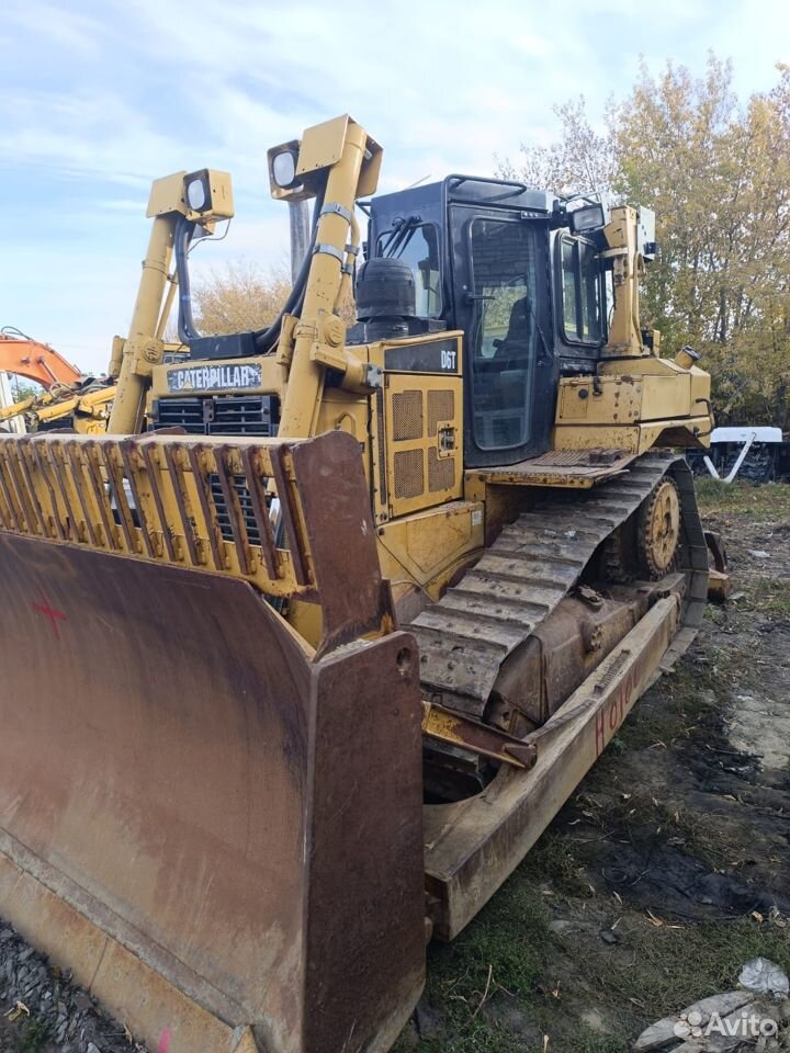 CAT D6T, 2010