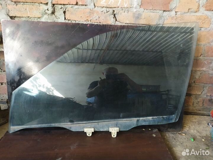 Стекло переднее правое Nissan almera n15 1995-2001
