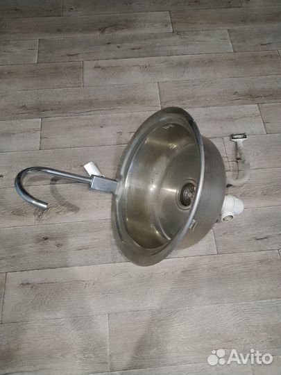 Продам раковину с краном б/у