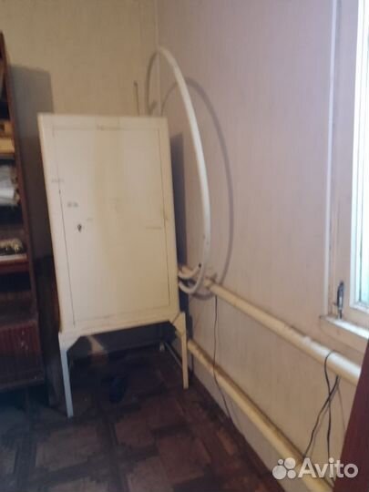 Сейф металлический