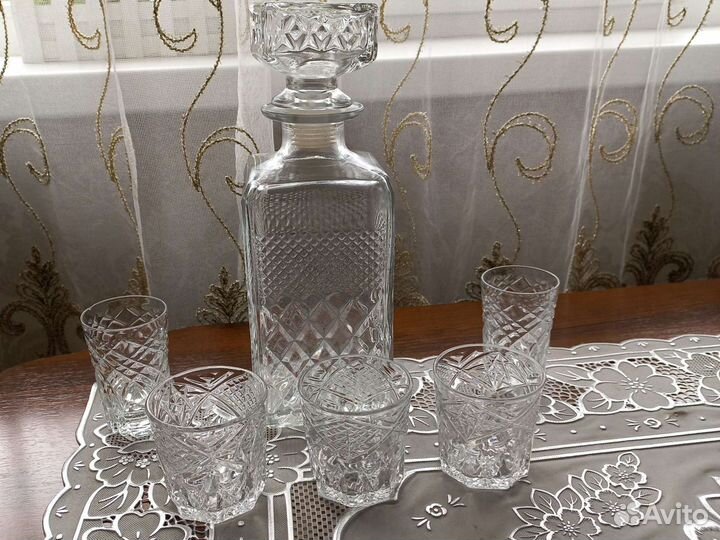 Штоф хрустальный со стопками
