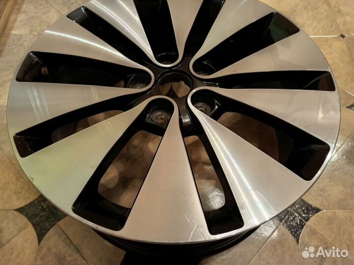 Диск Киа Оптима 3 R18 52910-2T510 1шт