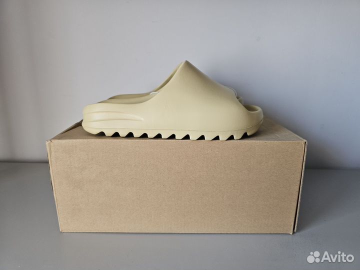 Шлепки Adidas Yeezy Slide
