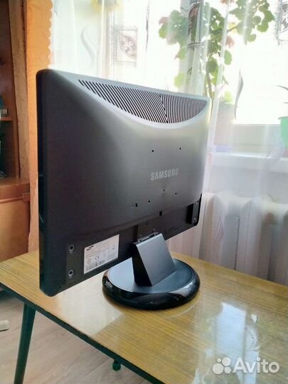 Монитор Samsung 22