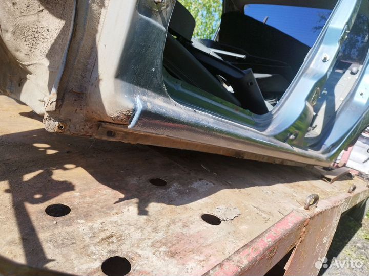 Порог левый Renault Logan