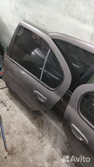 Двери на Nissan Primera R11 1997г