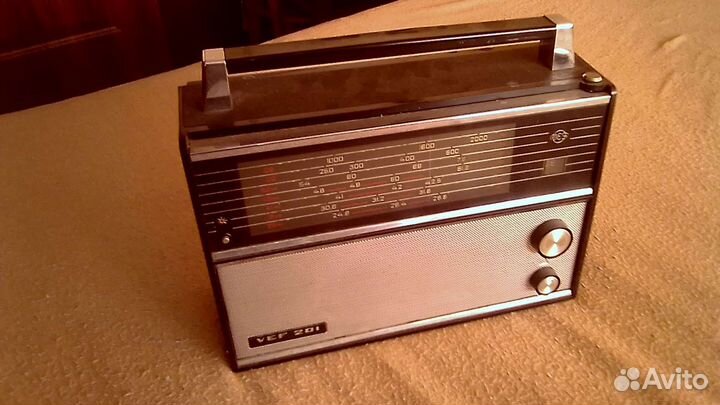 Ретро радиоприемник VEF-201