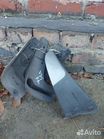 Брызговики skyline v35