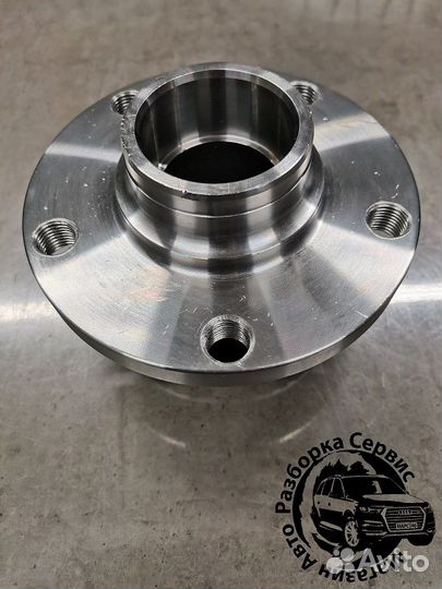 Ступица колеса задняя Audi A6 C4 / 100 (45) новая
