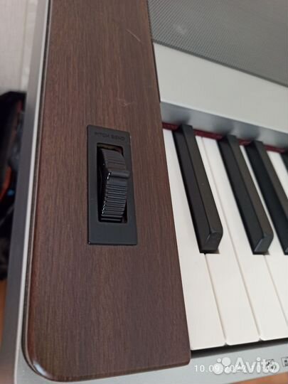 Цифровое пианино (синтезатор) Yamaha DGX-640