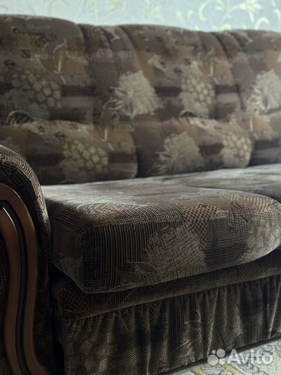 Диван раскладной с двумя креслами