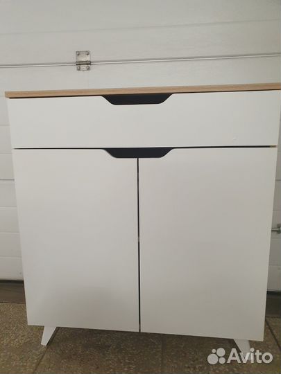 Комод на ножках