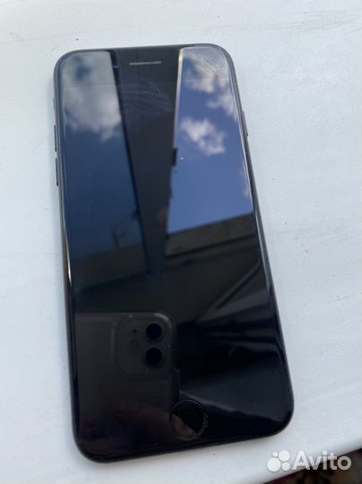 Телефон iPhone 7 32 гб черный