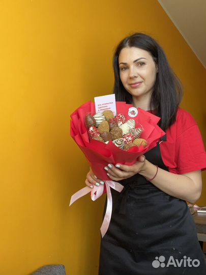 Клубника в шоколаде букеты