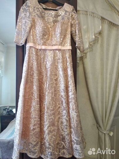 Вечернее платье