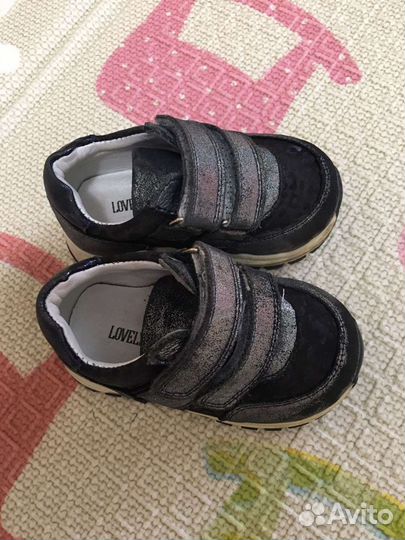 Кроссовки для самых маленьких