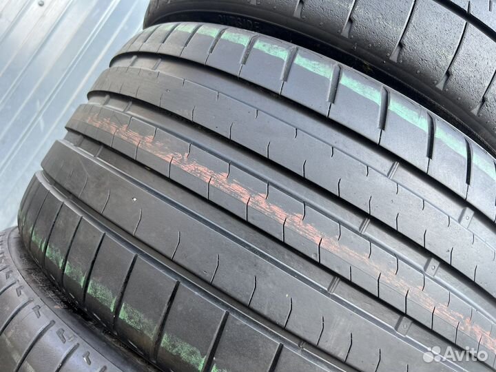 Bridgestone Potenza Sport 245/35 R20 и 275/30 R20
