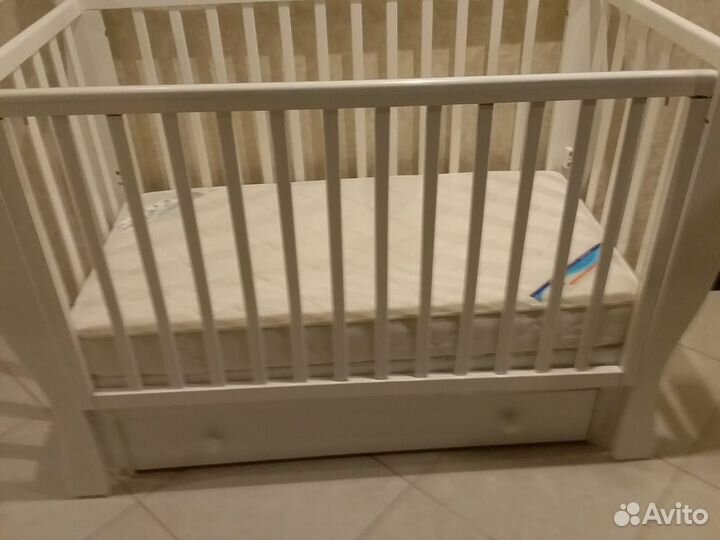 Детская кроватка 