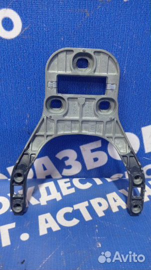 Кронштейн Mercedes-Benz W211 универсал M271956