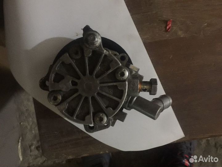 Продам Насос гура Двухконтурный на мерседес м112